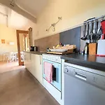 La Petite -