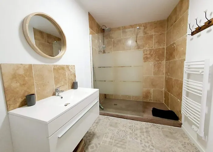 La Petite - Nyaraló *